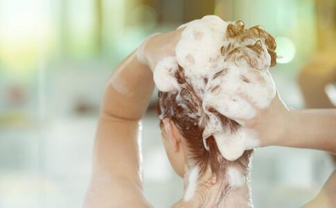 预防脱发我们可以从日常的洗头开始